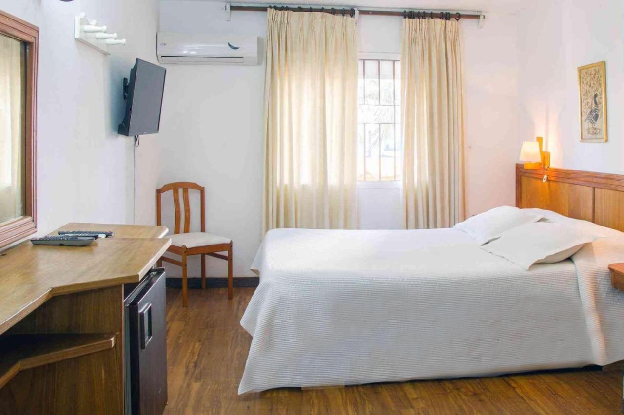 Hotel Oasis بونتا دل استي المظهر الخارجي الصورة